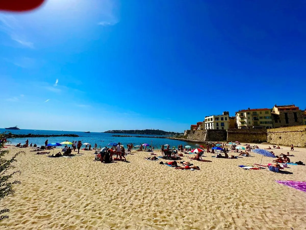Superbe Appartement En Plein Centre Du Vieil Antibes